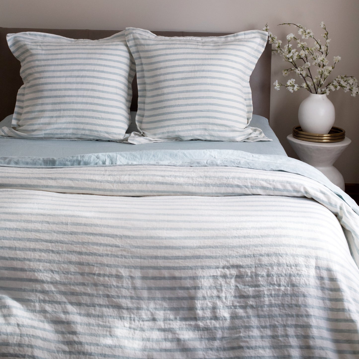 26" x 26" French Linen Euro Pillow with Flange