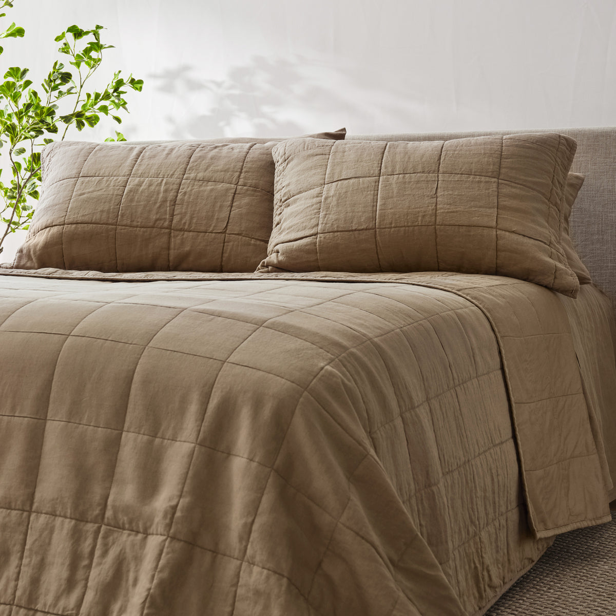 French Linen Quilt & Sham Set