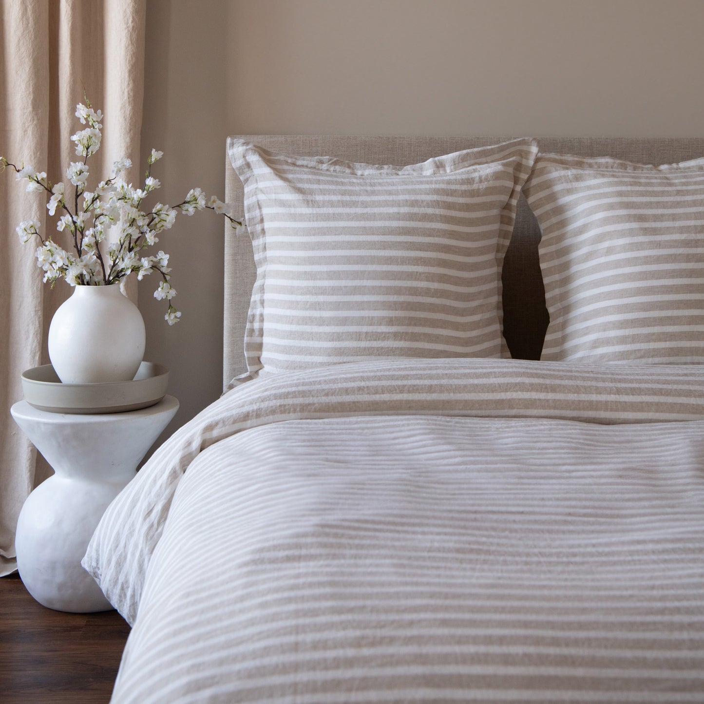 26" x 26" French Linen Euro Pillow with Flange